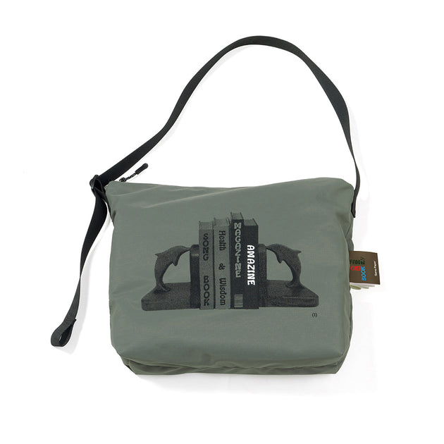 【おまけ付き】 Mini Messenger Bag / Olive おまけ付き】 Mini Messenger Bag / Olive